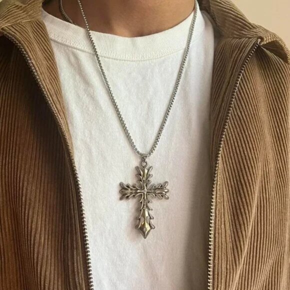 grunge silver cross pendant necklace - Picture 6 of 6
